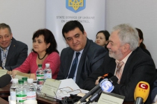 Round table 