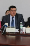 Round table 